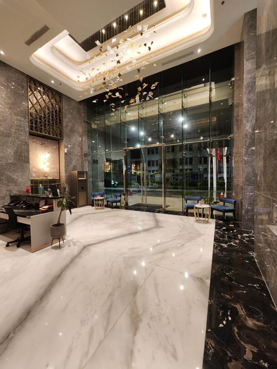 Cozy Apartemen South Surabaya Bagian luar foto