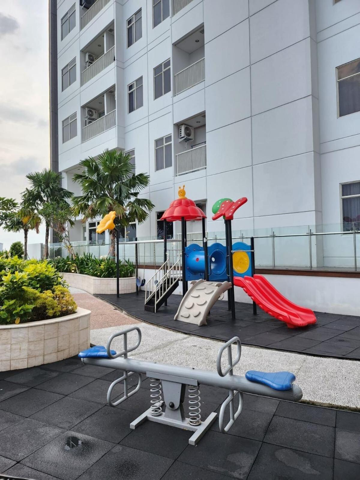 Cozy Apartemen South Surabaya Bagian luar foto